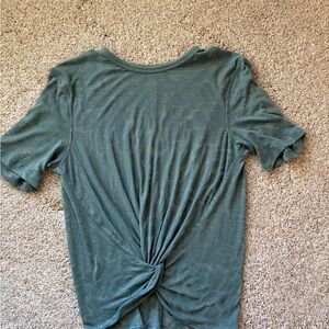 Lululemon Women’s athletic top Short Sleeve Top - Green